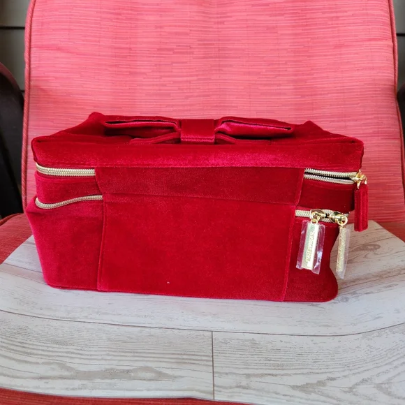 NWOT Estee Lauder Red Bow Velvet Makeup Bag - Picture 5 of 6